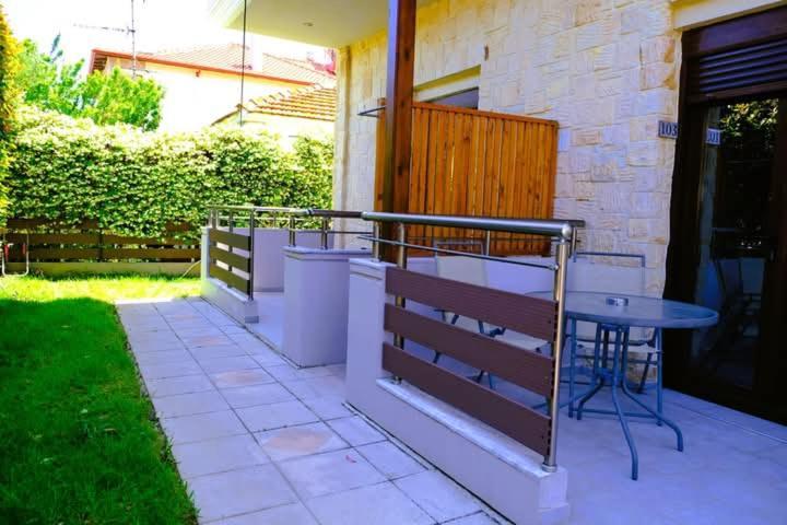 לריסוס Mediterranean Holidays מראה חיצוני תמונה